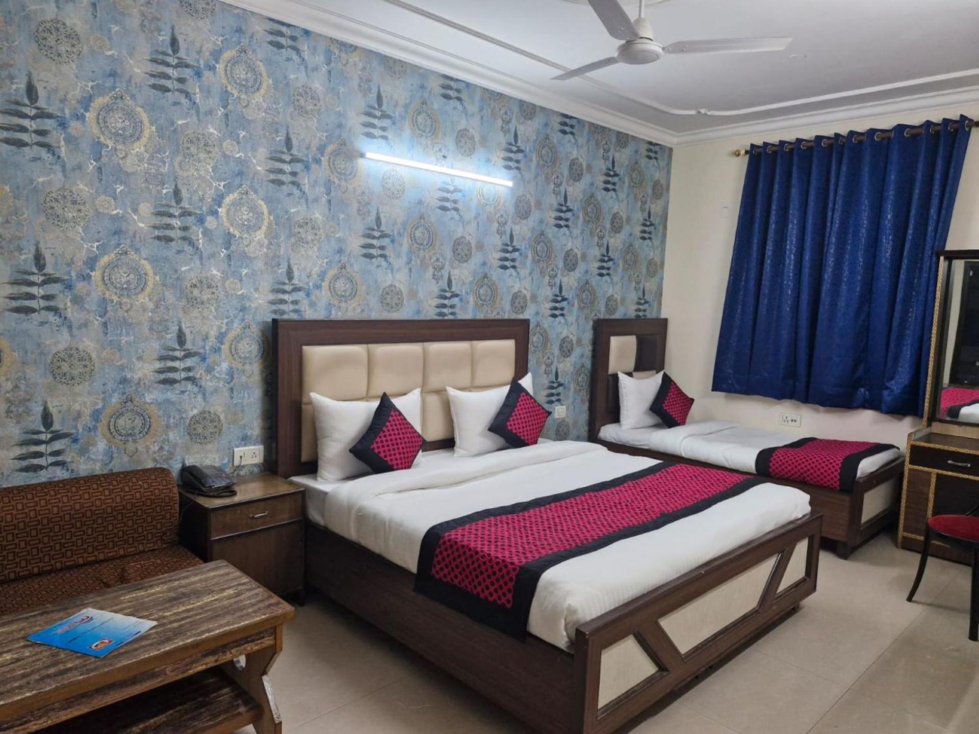 Airport Hotel Mayank Residency New Delhi Bagian luar foto