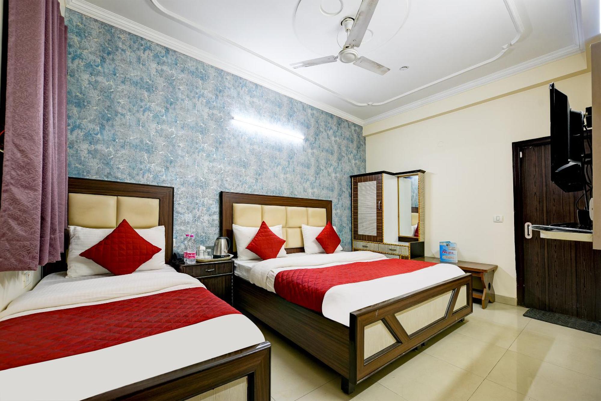 Airport Hotel Mayank Residency New Delhi Bagian luar foto