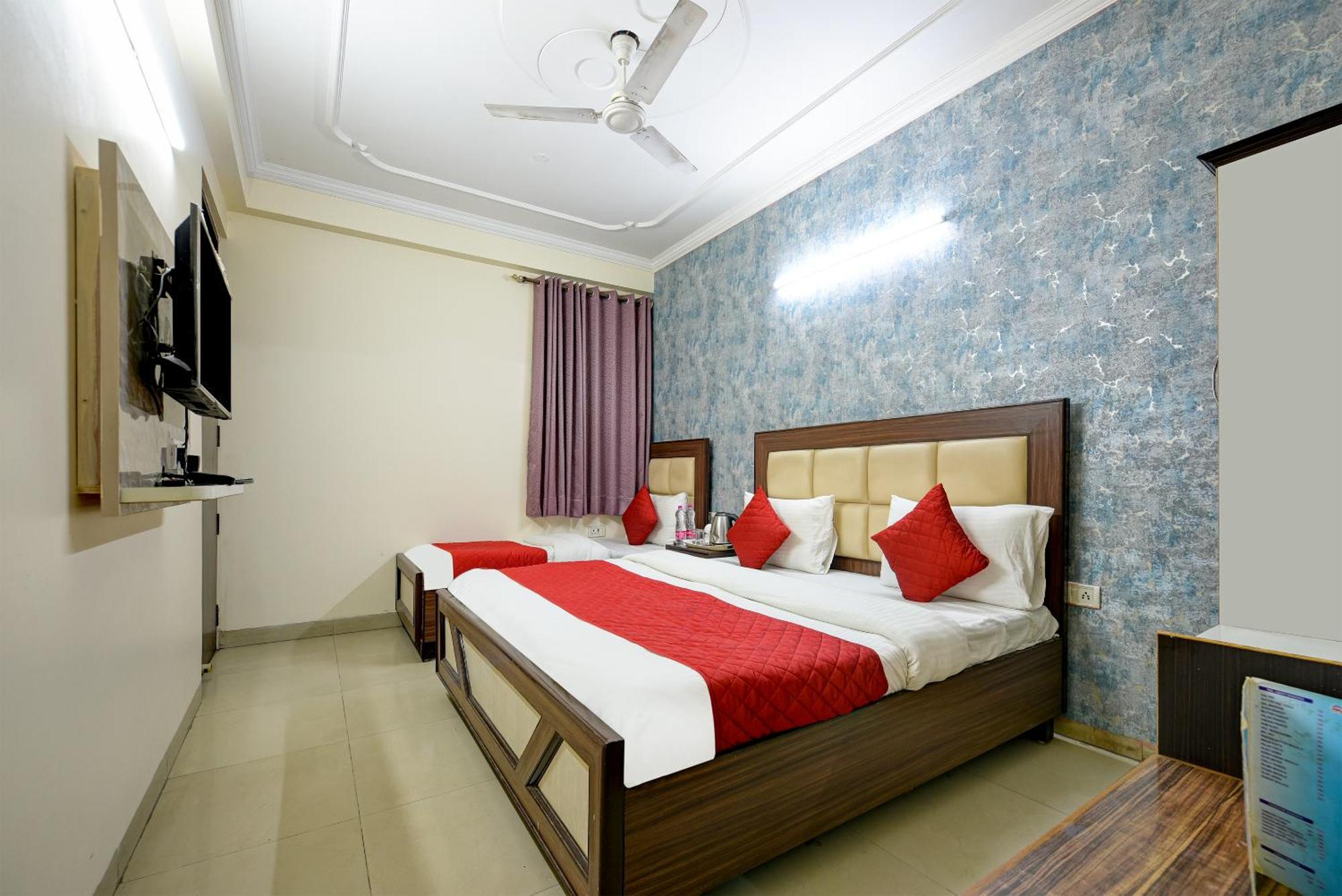Airport Hotel Mayank Residency New Delhi Bagian luar foto