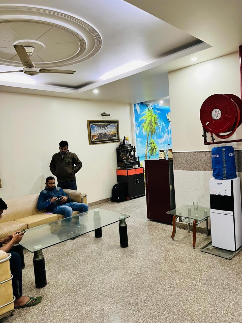 Airport Hotel Mayank Residency New Delhi Bagian luar foto
