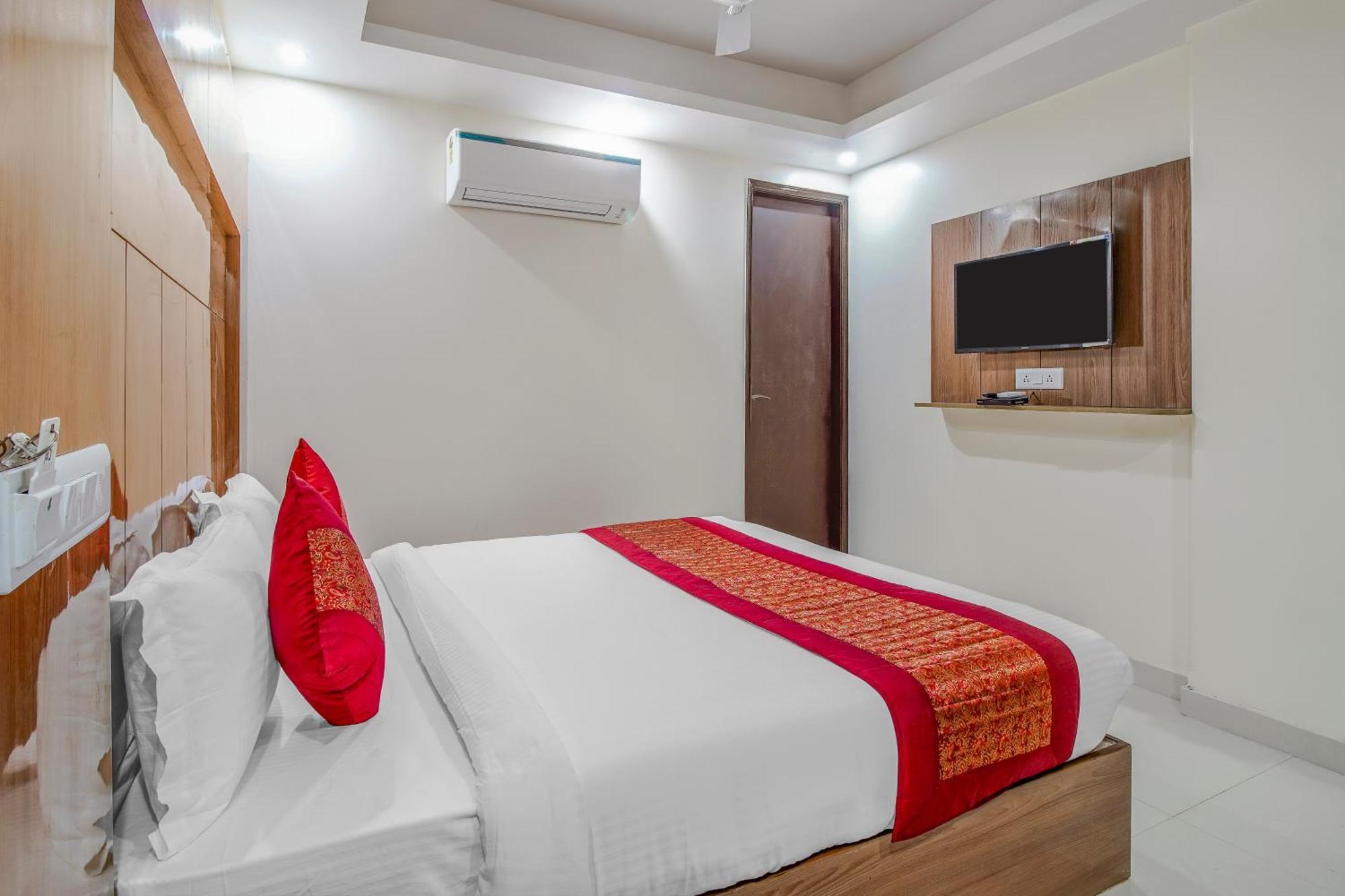 Airport Hotel Mayank Residency New Delhi Bagian luar foto